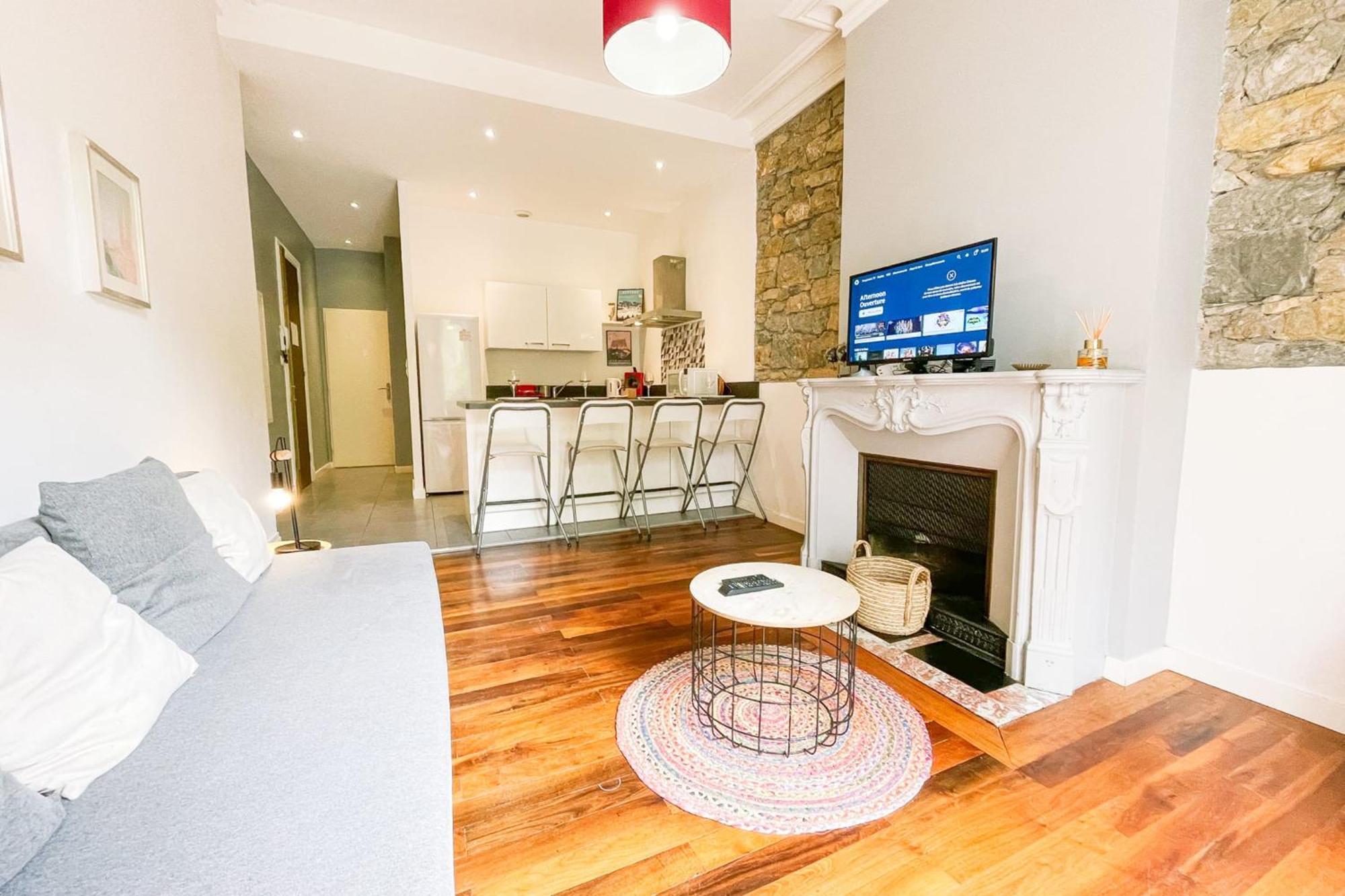 Apartment #g3 The Authentic T2 Downtown Balcony Tramway Grenoble