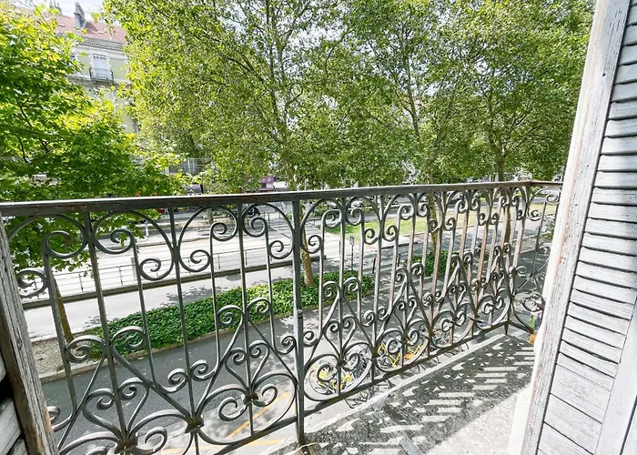 #G3 The Authentic T2 Downtown Balcony Tramway